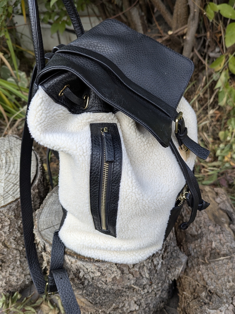 Indigo Cozy Chic Faux Shearling Sherpa Backpack Black Leather Buckle Daypack - Picture 11 of 14